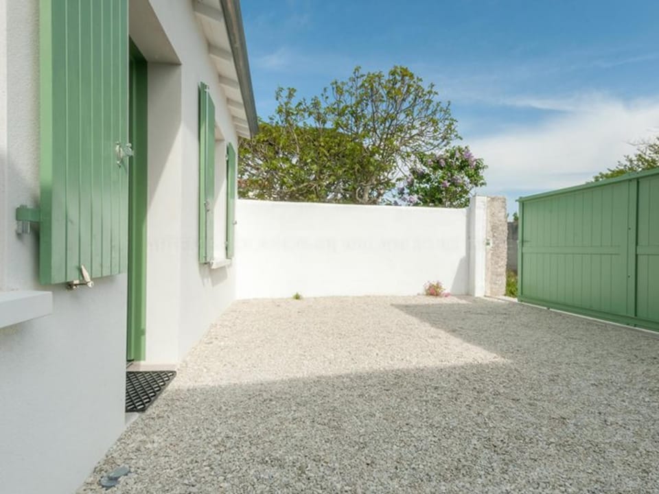 Maison spacieuse à Le Bois-Plage-en-Ré avec terrasse et stationnement - FR-1-835-5 House in Nouvelle-Aquitaine
