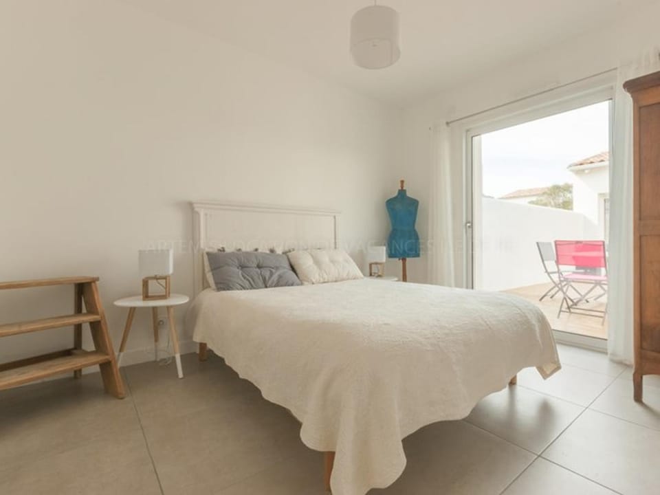 Maison spacieuse à Le Bois-Plage-en-Ré avec terrasse et stationnement - FR-1-835-5 House in Nouvelle-Aquitaine