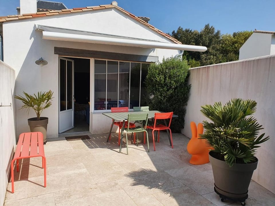 Maison moderne pour 6 avec Wi-Fi à La Flotte House in La Flotte