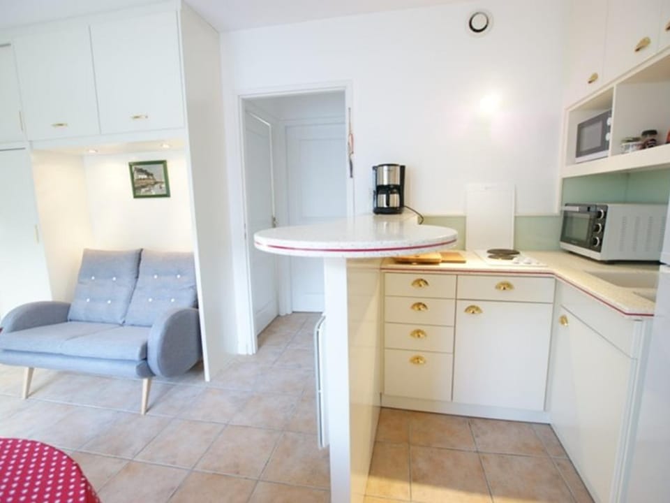 Appartement Intramuros avec Cour à Saint-Martin-de-Ré - FR-1-835-14 Apartment in Saint-Martin-de-Ré