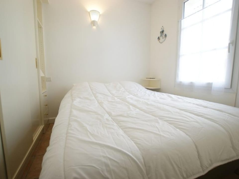 Appartement Intramuros avec Cour à Saint-Martin-de-Ré - FR-1-835-14 Apartment in Saint-Martin-de-Ré