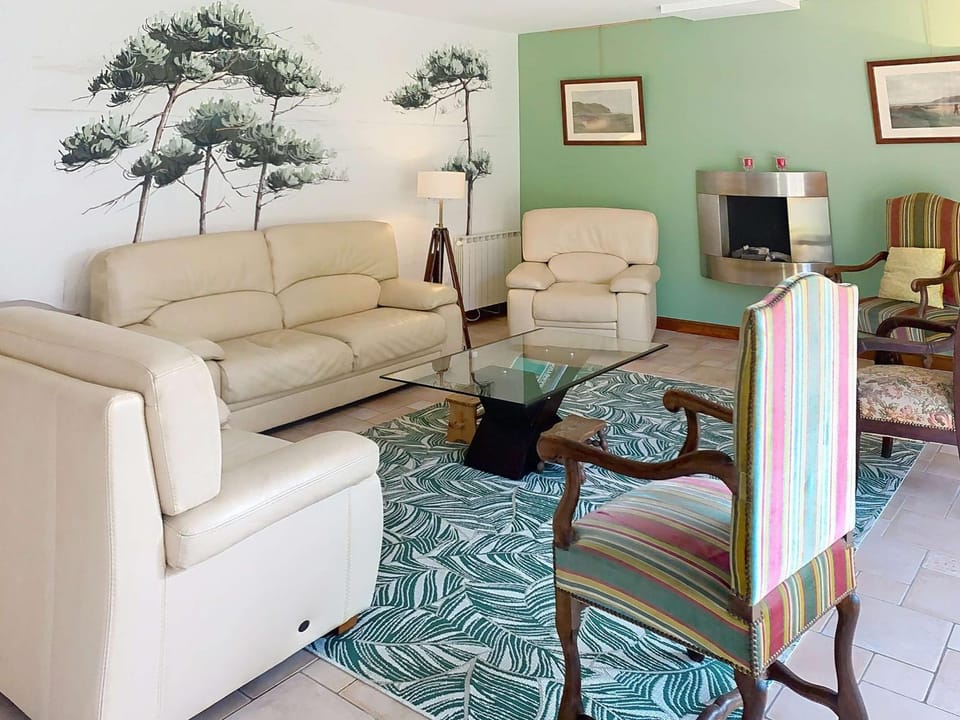 Villa 6 pièces, 9 pers, à 50m plage avec Wifi - FR-1-361-567 House in Jullouville