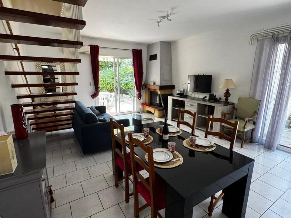 Maison 6 personnes à 150m de la plage avec terrasse - FR-1-732-107 House in Argeles-sur-Mer
