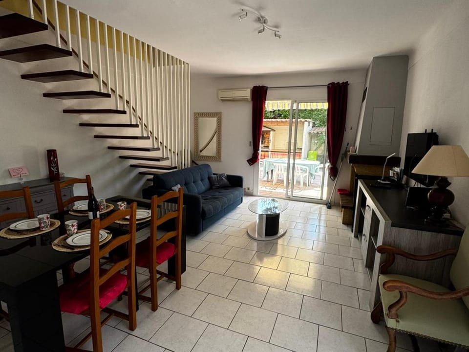 Maison 6 personnes à 150m de la plage avec terrasse - FR-1-732-107 House in Argeles-sur-Mer