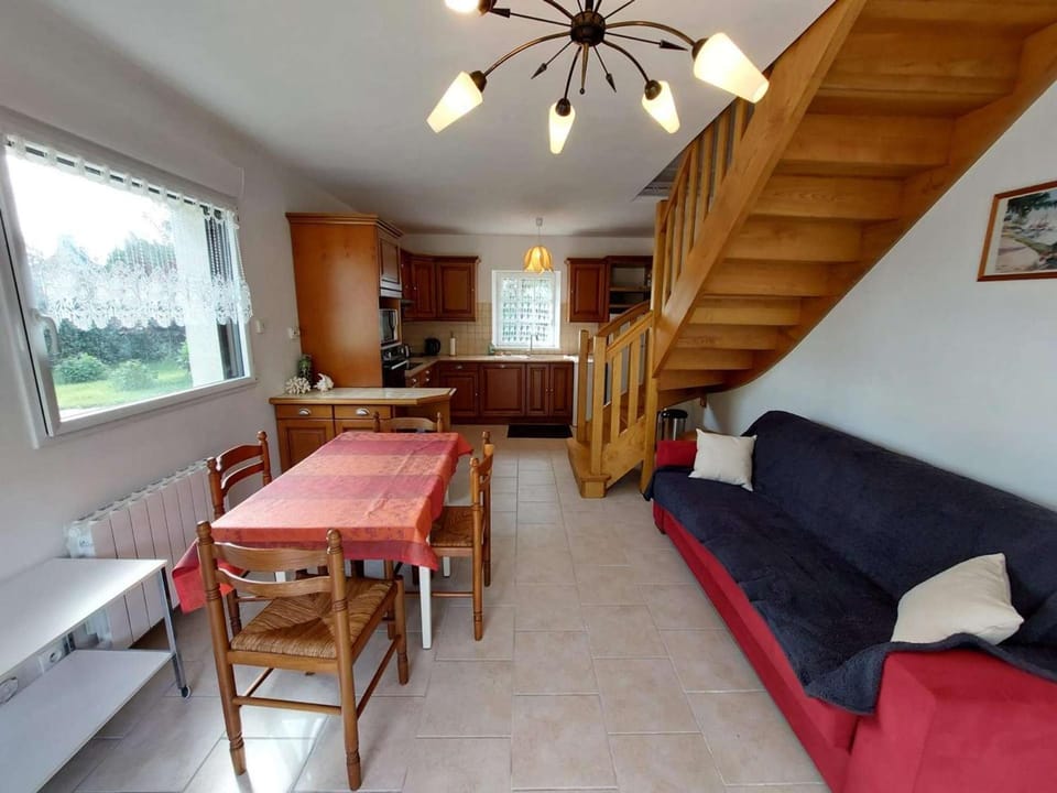 Charmante maison duplex près de la mer avec parking - FR-1-542-73 House in Trégastel
