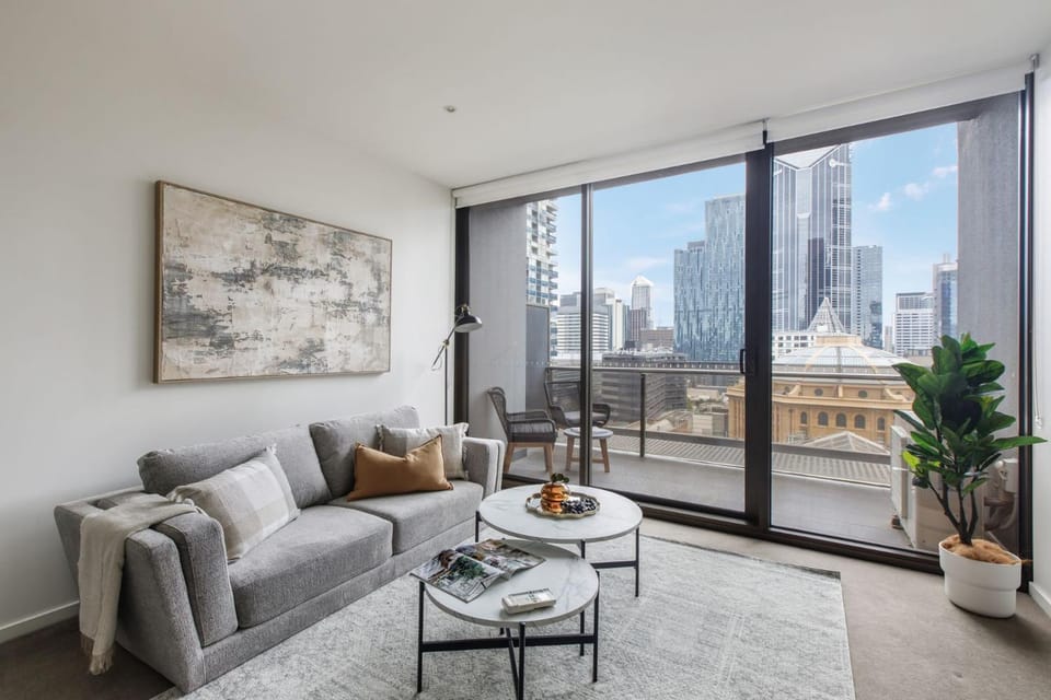 Marlowe on Russell - Elevated Living Apartment in Melbourne