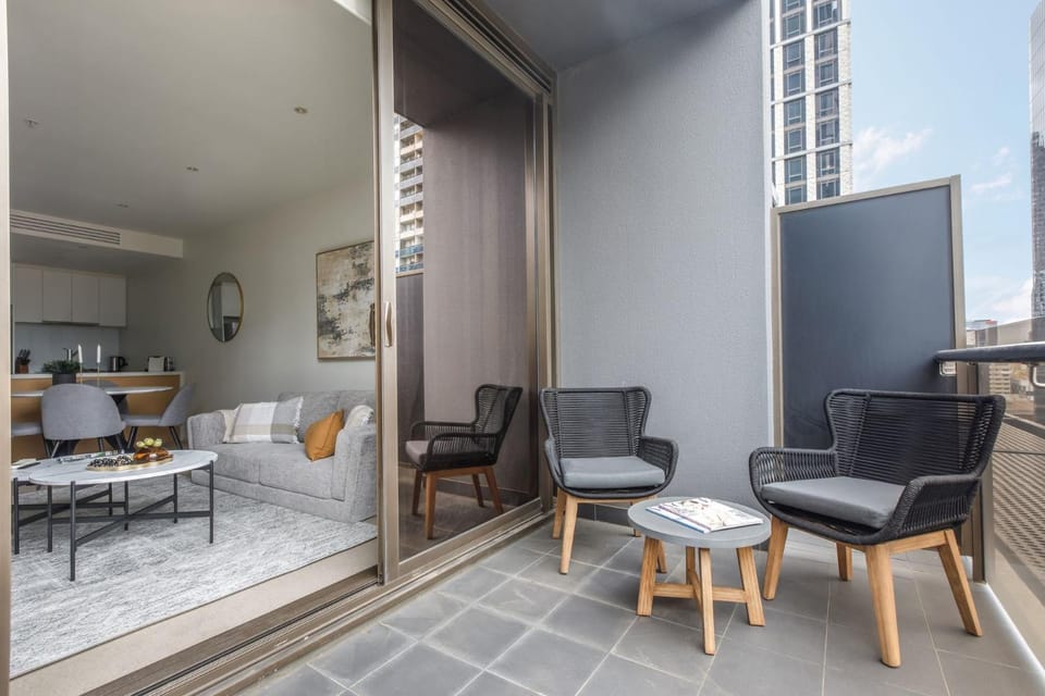 Marlowe on Russell - Elevated Living Apartment in Melbourne