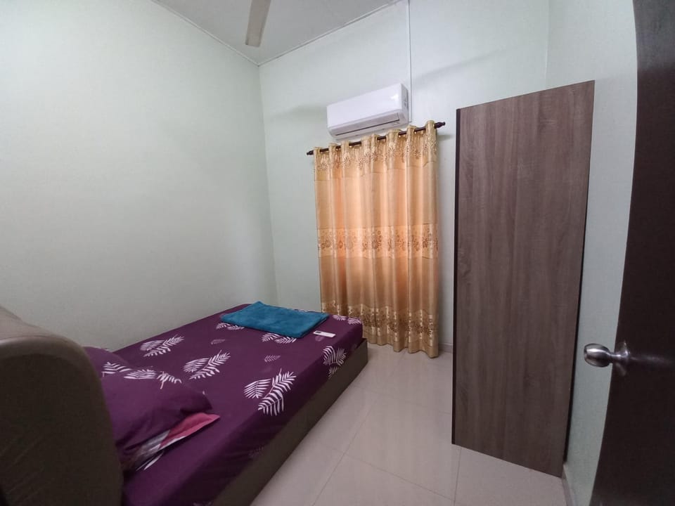 Bedroom, air conditioner