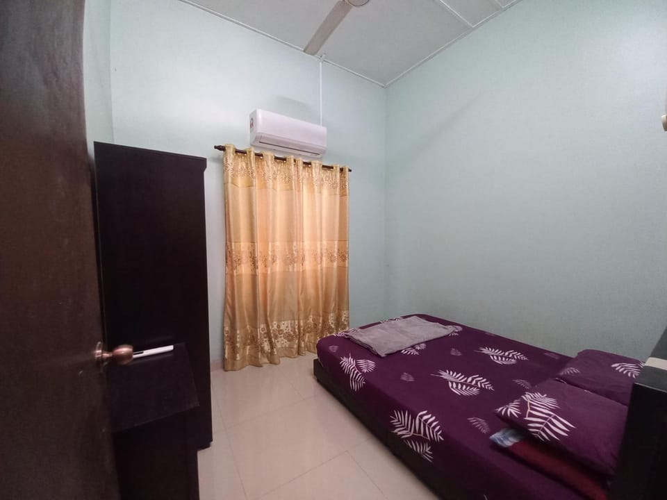 Bedroom, air conditioner