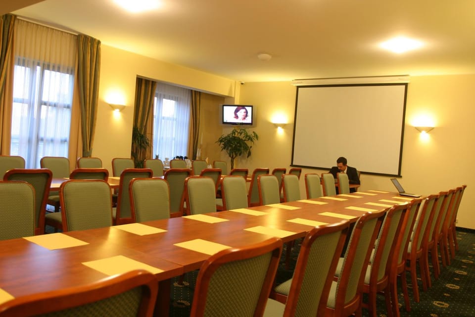 Meeting/conference room