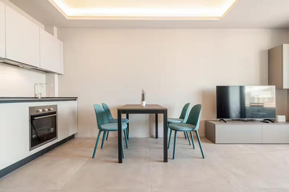 Kitchen or kitchenette, Living room, Seating area, oven