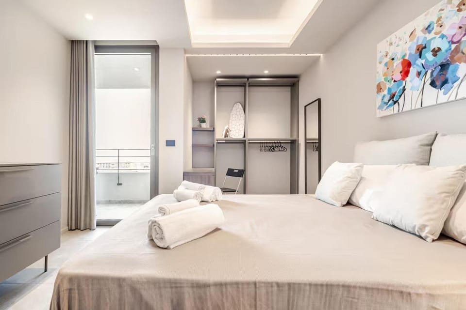 Bed, Photo of the whole room, Bedroom, towels, wardrobe, air conditioner