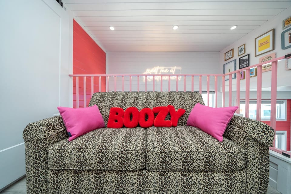 The Boozy Bungalow at Roadrunner Resort House in Earp