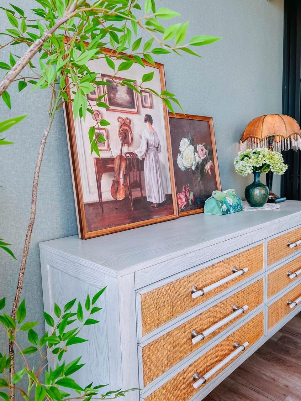 Living room, Decorative detail