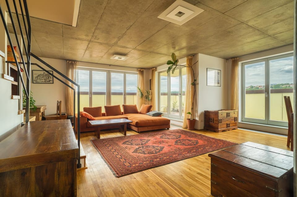 LOcelot Premium 2 floor Apartment near O2 Arena Apartment in Prague