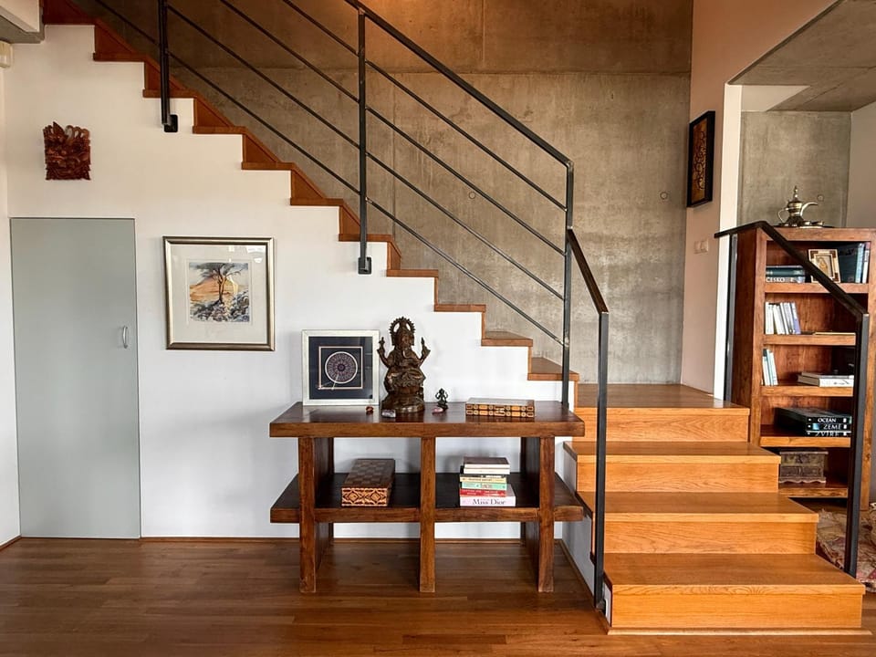 LOcelot Premium 2 floor Apartment near O2 Arena Apartment in Prague