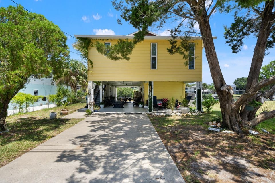 Happy Mermaid Retreat House in Hernando Beach