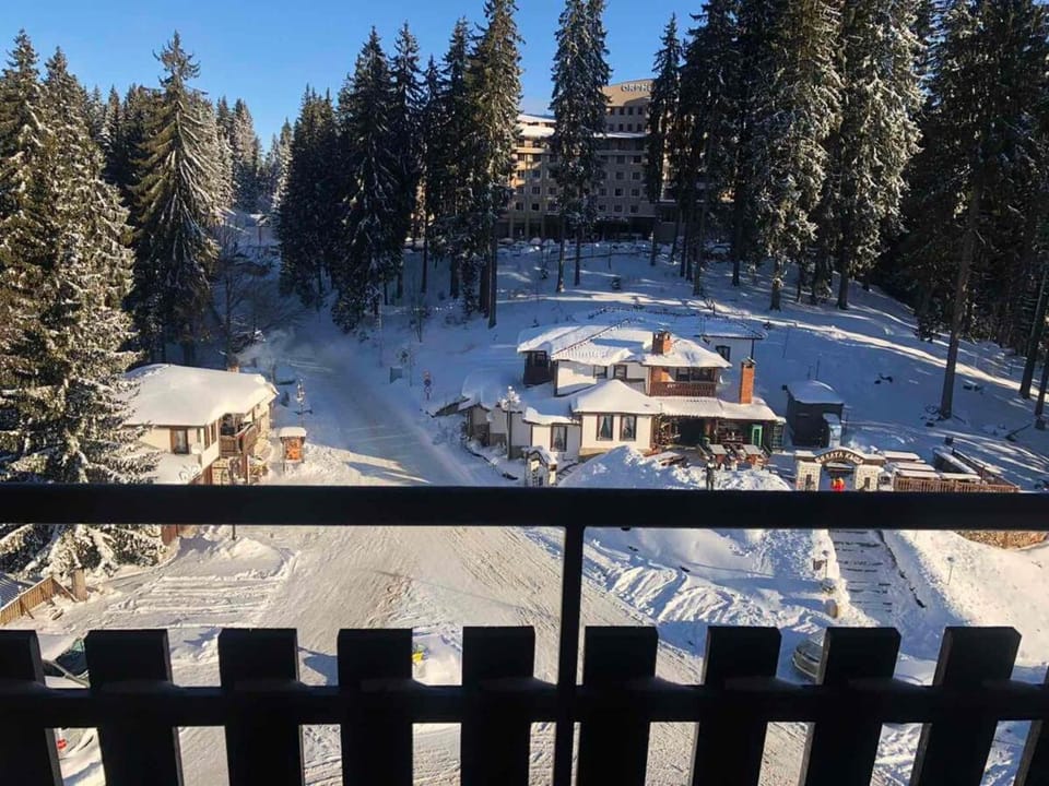 View (from property/room), Balcony/Terrace, Mountain view