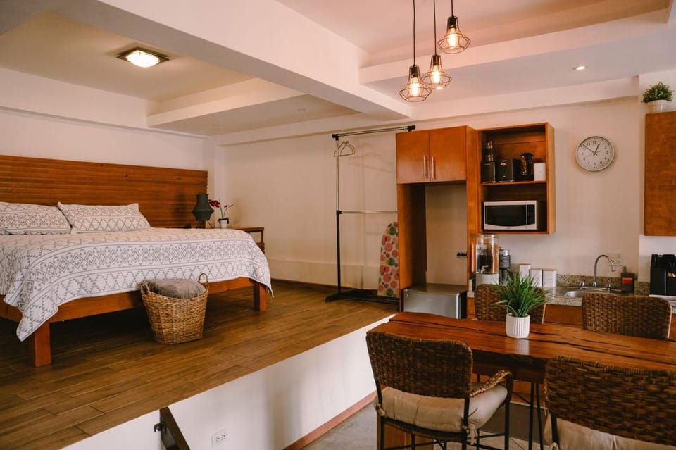 Dream sunset view! Skyview Ensenada B Apartment in Ensenada