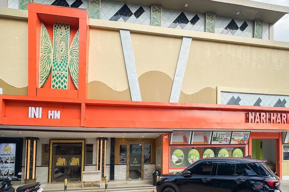 Facade/entrance