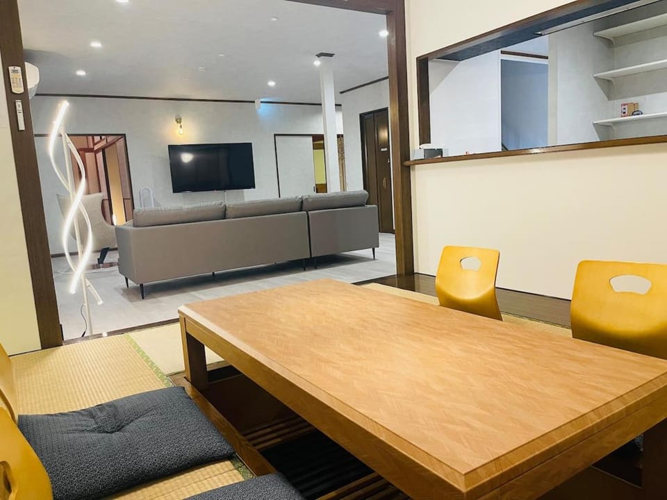 Seating area, Dining area