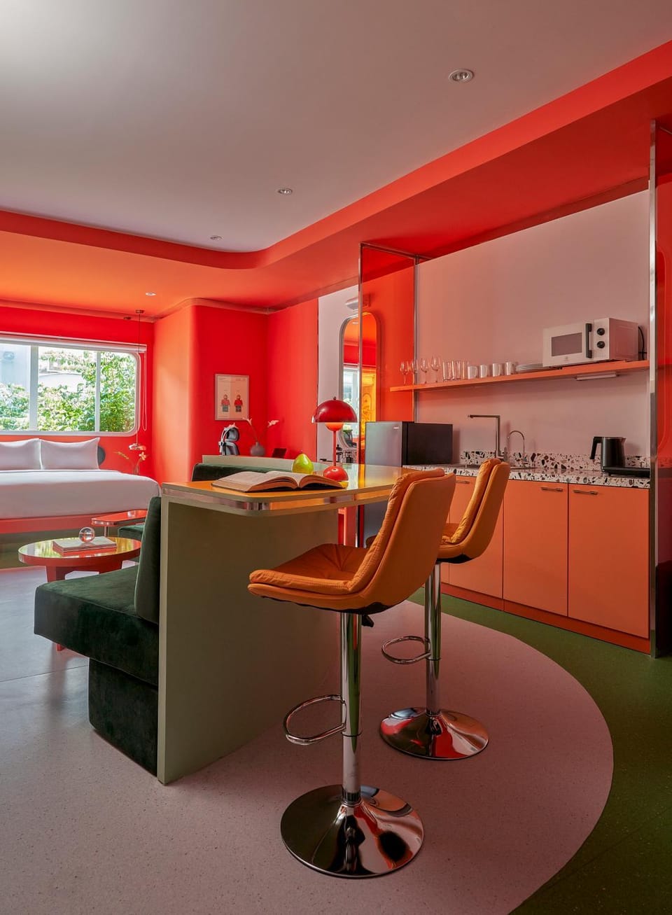 Kitchen or kitchenette, Dining area