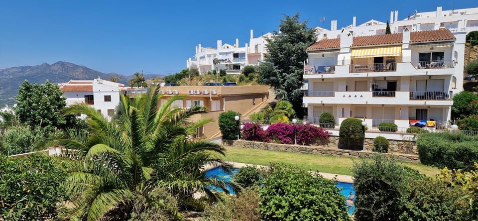 Property building, Spring, Day, Natural landscape, Garden, Garden view, Mountain view, Pool view, Swimming pool