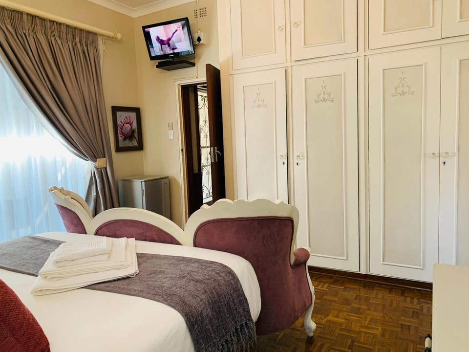TV and multimedia, Bedroom, wardrobe