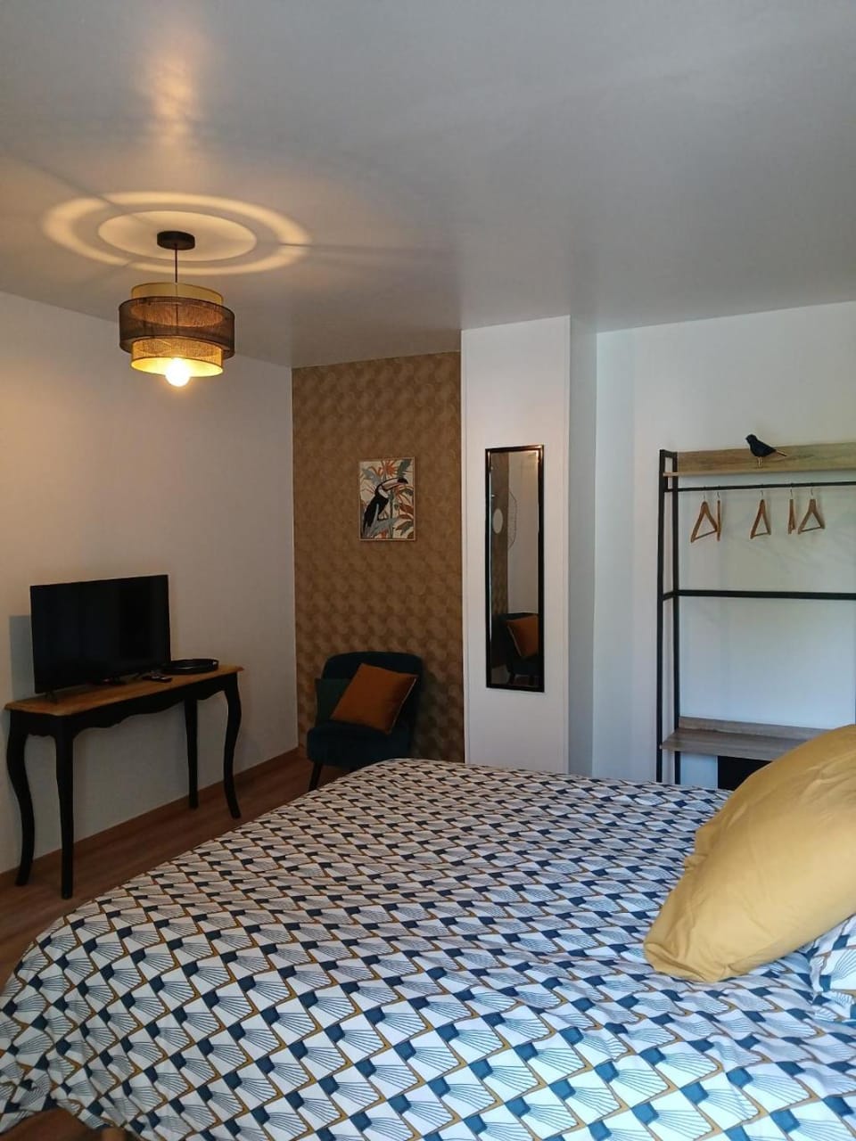Bed, Photo of the whole room