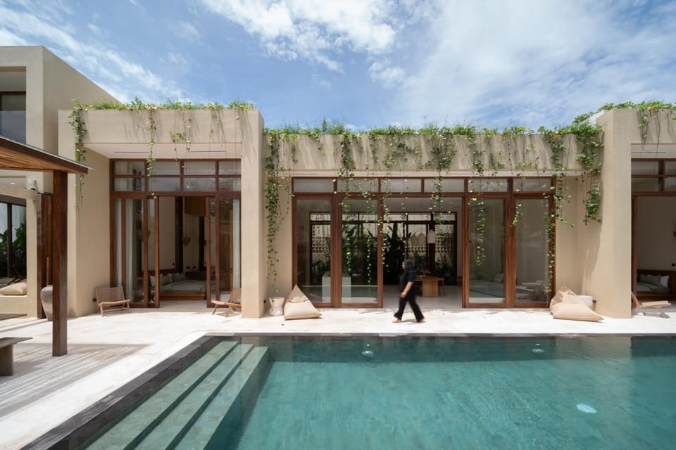 Property building, Pool view, Swimming pool