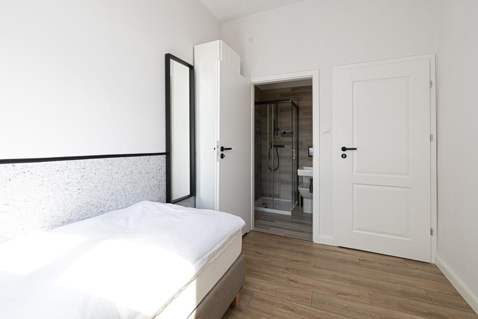 Bed, Photo of the whole room, Bedroom, wardrobe