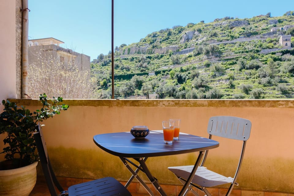 Day, Natural landscape, View (from property/room), Balcony/Terrace, Dining area, Mountain view