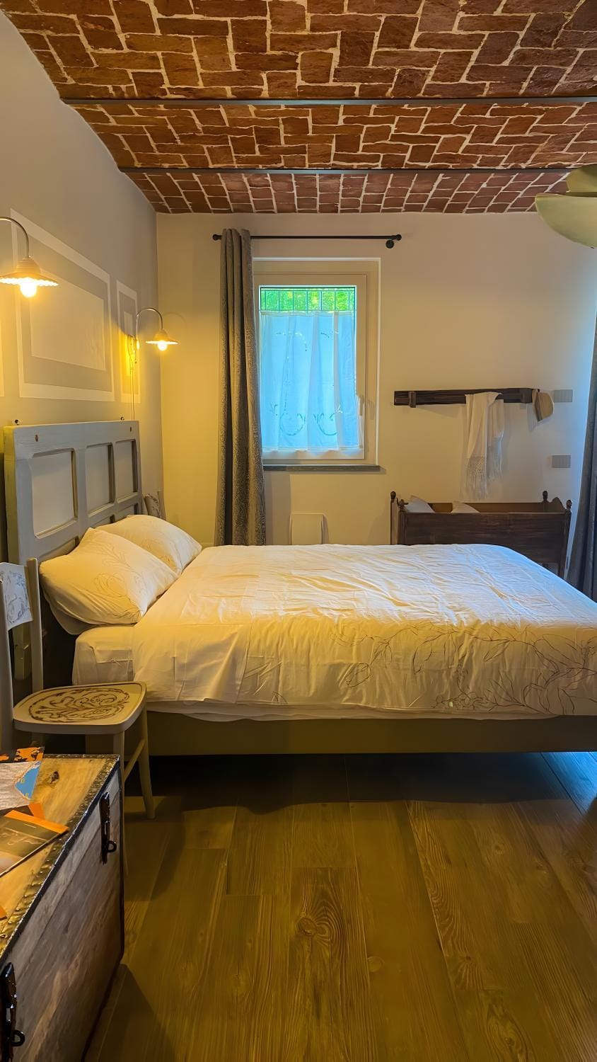 Property building, Living room, Bedroom