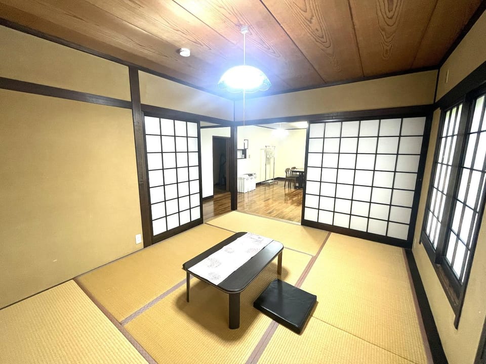 Living room, Photo of the whole room