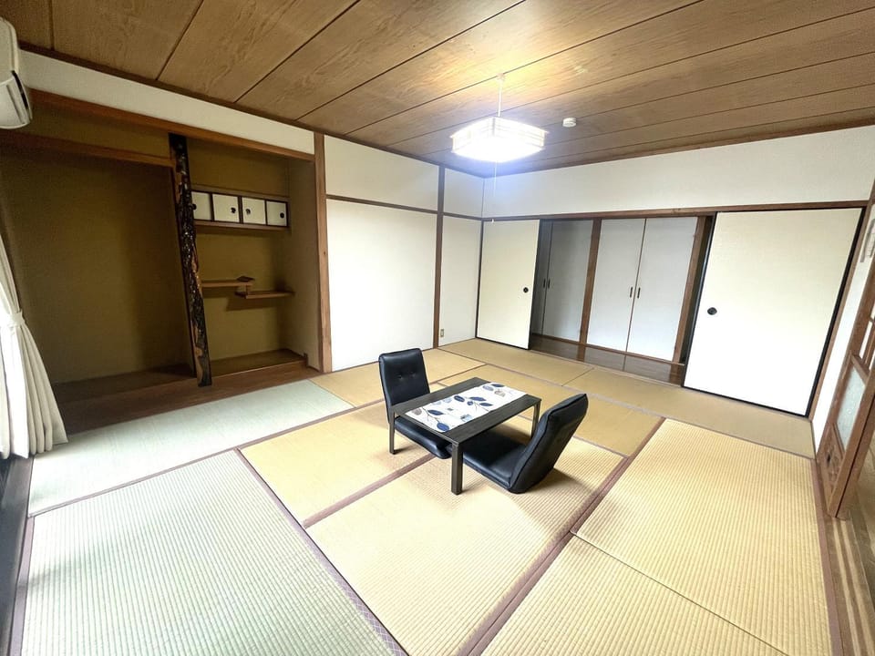 Living room, Photo of the whole room