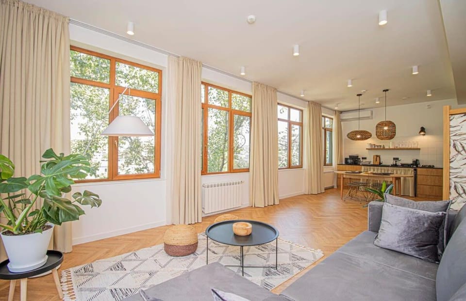 Cozy 1BR Apartment - By Wehost House in Tbilisi, Georgia
