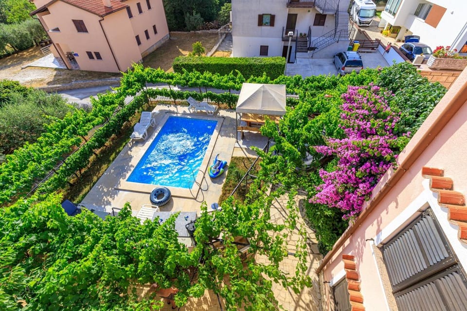 Property building, Pool view