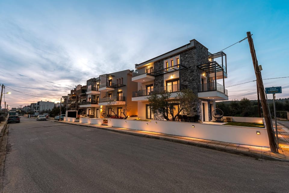 Property building, Neighbourhood, Street view, Parking