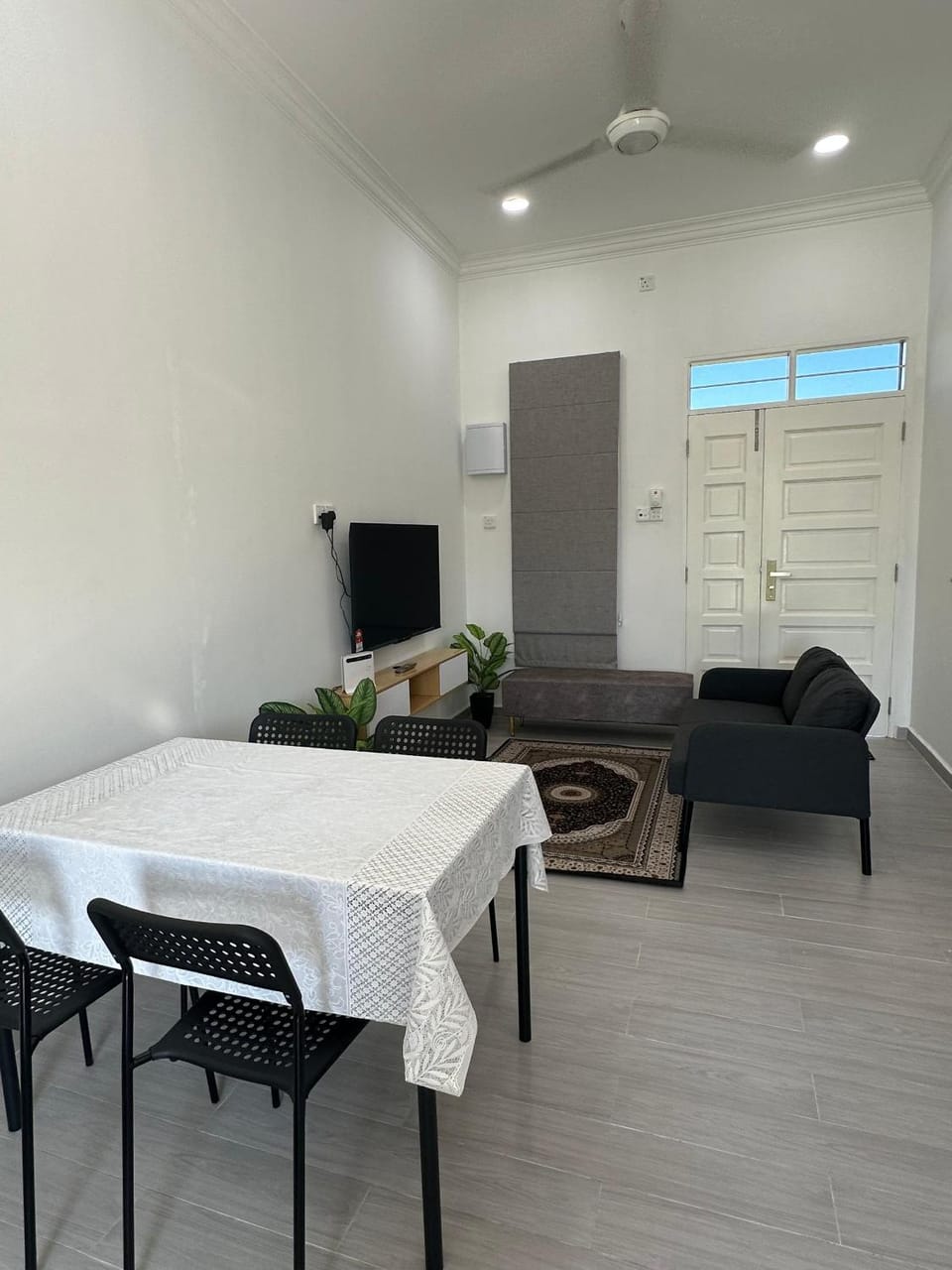 Communal lounge/ TV room, TV and multimedia, Seating area, Dining area, Evening entertainment