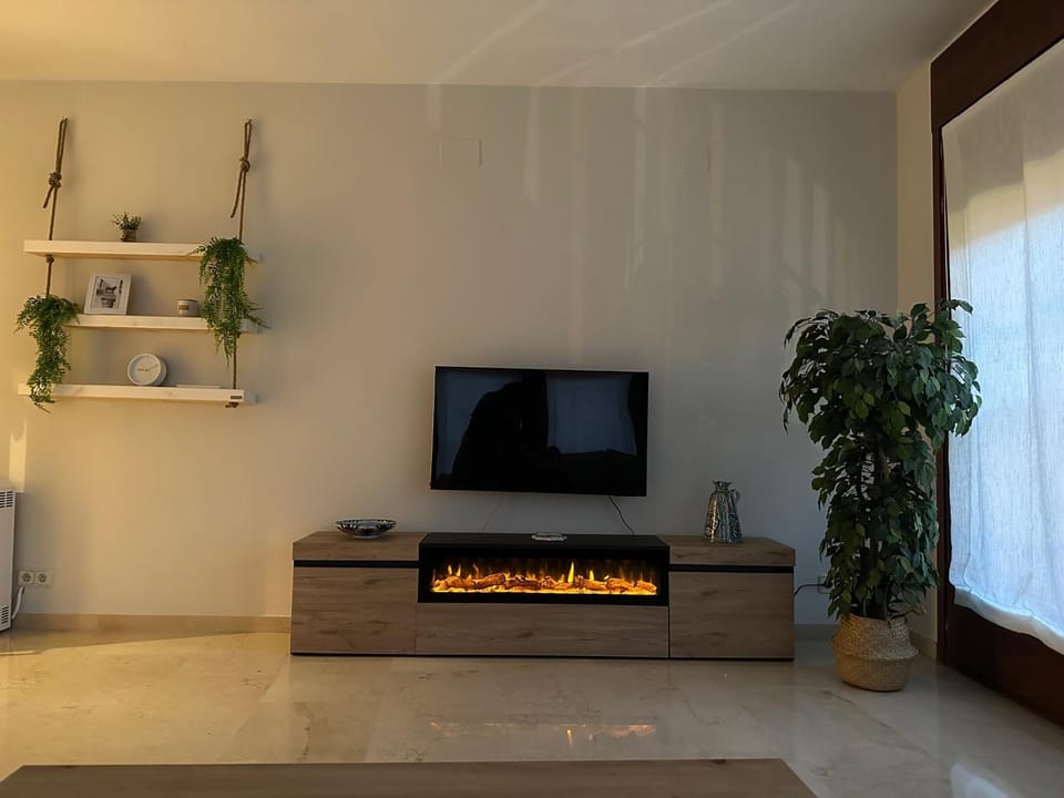 Communal lounge/ TV room, TV and multimedia