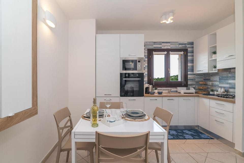 Property building, Kitchen or kitchenette, Living room