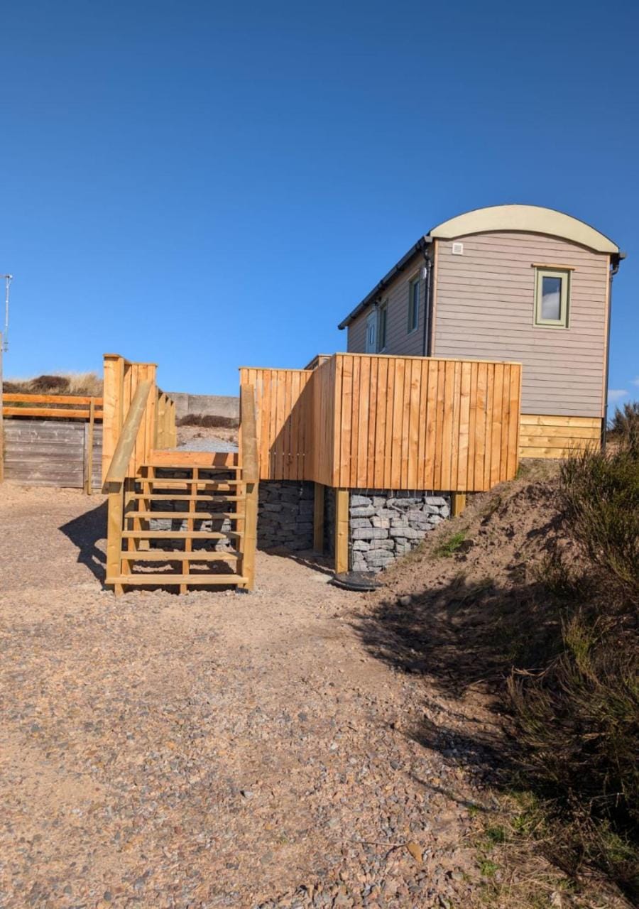 Property building, Day, Natural landscape