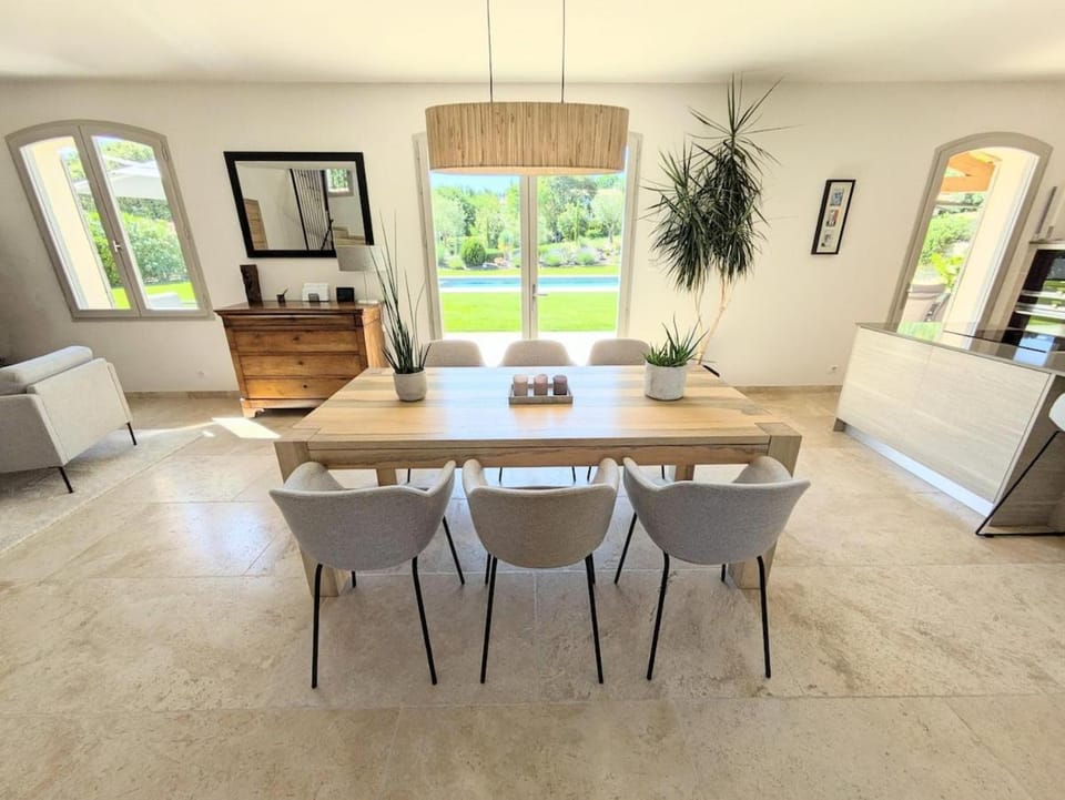 Villa haut de gamme avec piscine et grand jardin Villa in Aix-en-Provence