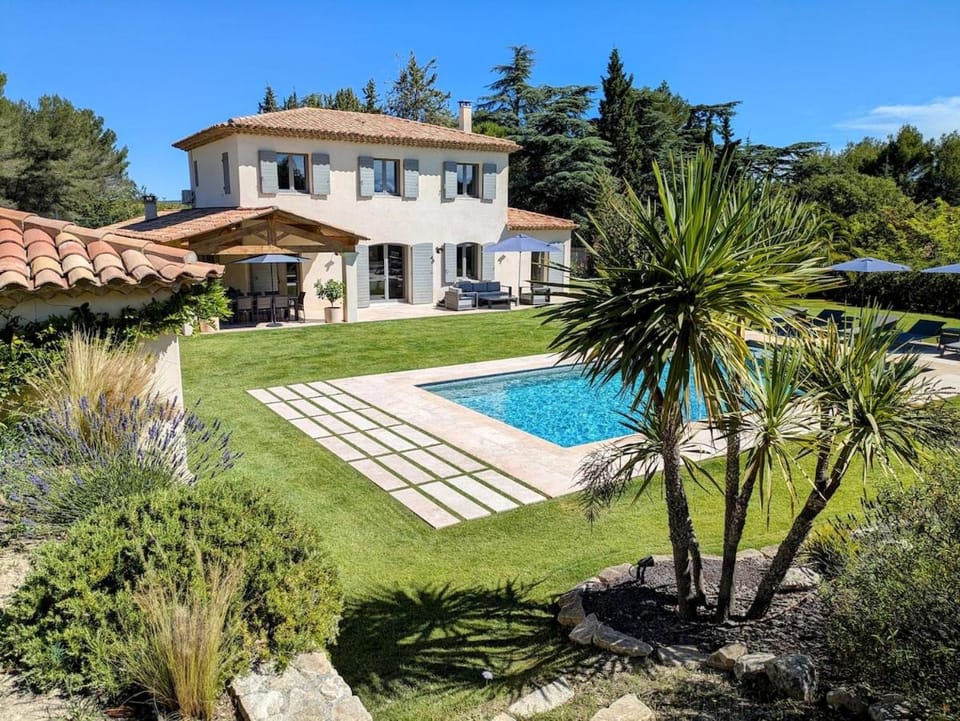 Villa haut de gamme avec piscine et grand jardin Villa in Aix-en-Provence