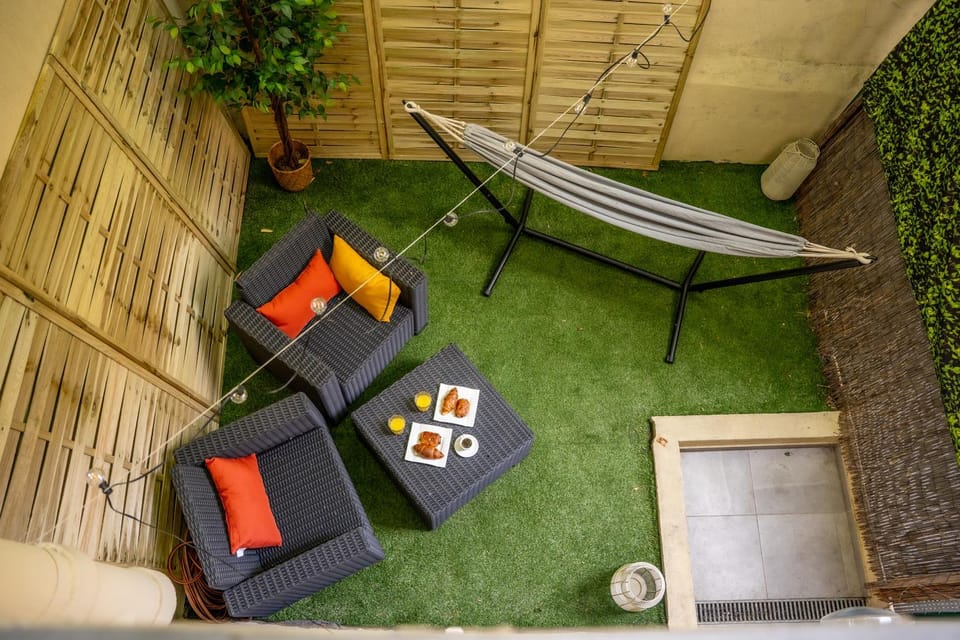 Patio, sunbed