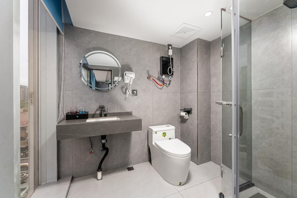 Shower, Toilet, Bathroom