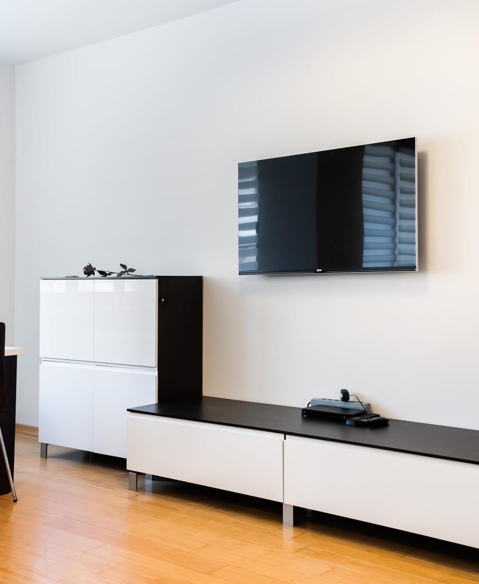 Communal lounge/ TV room, TV and multimedia, Evening entertainment