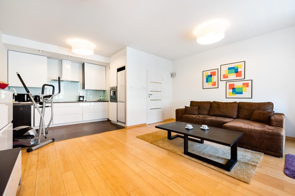 Kitchen or kitchenette, Living room, Seating area, Dining area, stove