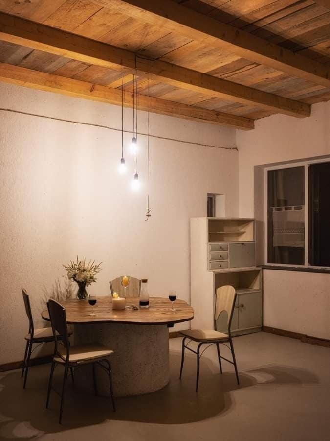 Seating area, Dining area