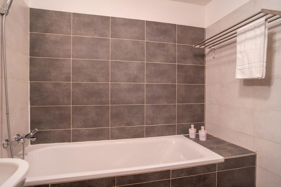 Chic Urban 1BR and Easy Parking Apartment in Bratislava